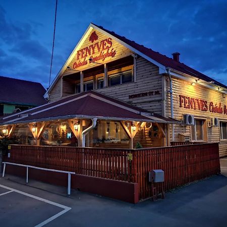 Fenyves Csarda Vendeghaz Hotel Nyiradony-Tamasipuszta Buitenkant foto